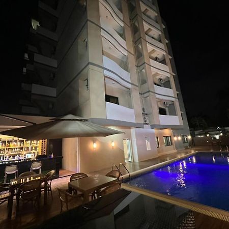 Hotel Golf Coast Kinshasa Exteriör bild